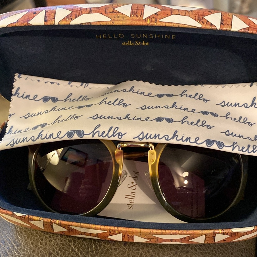 Gorgeous Sunnies from Stella & Dot. NWOT.